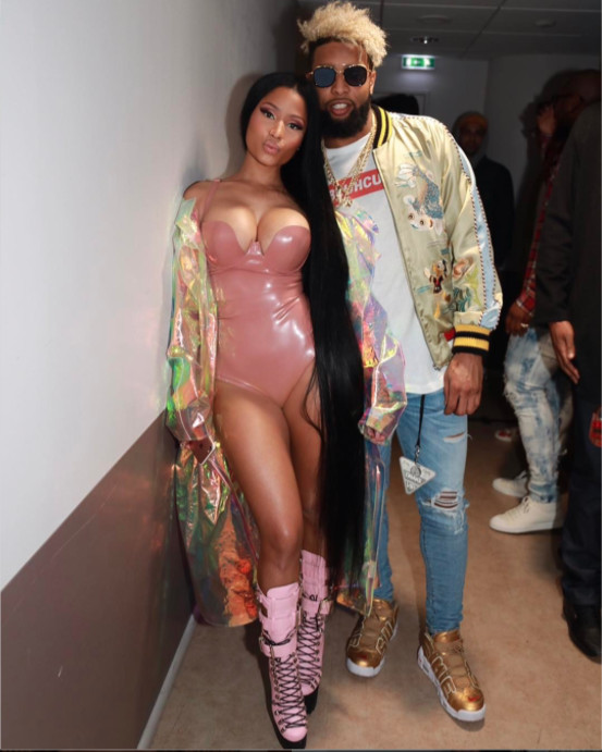 Photos : Nicki Minaj : Encore une tenue improbable, mais où s’arrêtera-t-elle?