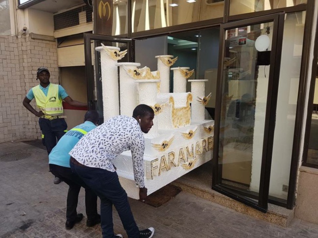 PHOTOS - Regardez comment le gâteau d’annivairsaire de Wally a été transporté