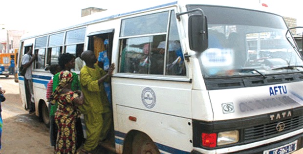 Résultat de recherche d'images pour "bus tata"